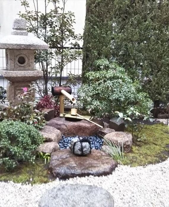 クルミガーデン花壇植栽　和風な坪庭