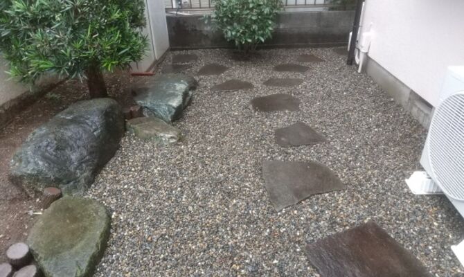 お庭の砂利敷